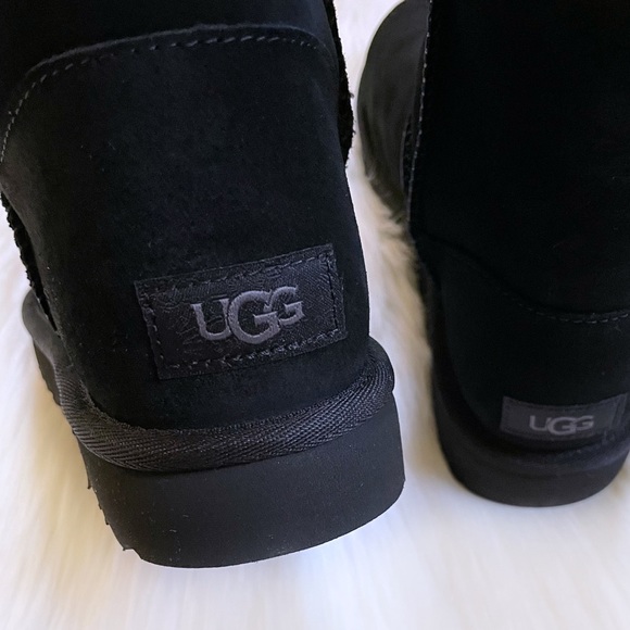 UGG Women’s Bailey Snaps Black Suede Boots - Picture 4 of 10